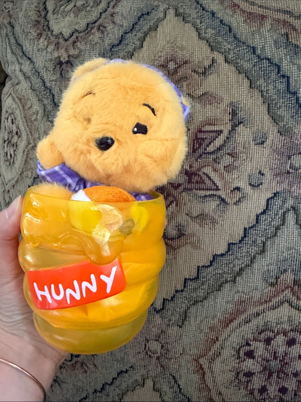 Disney Winnie the Pooh Hunny Hugs Plush
